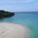 沖縄の風景-瀬底大橋から望む